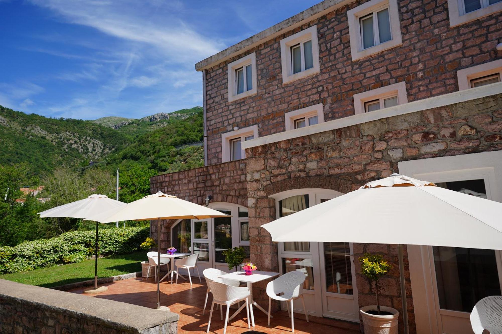 Apartments Pavlovic Petrovac 外观 照片