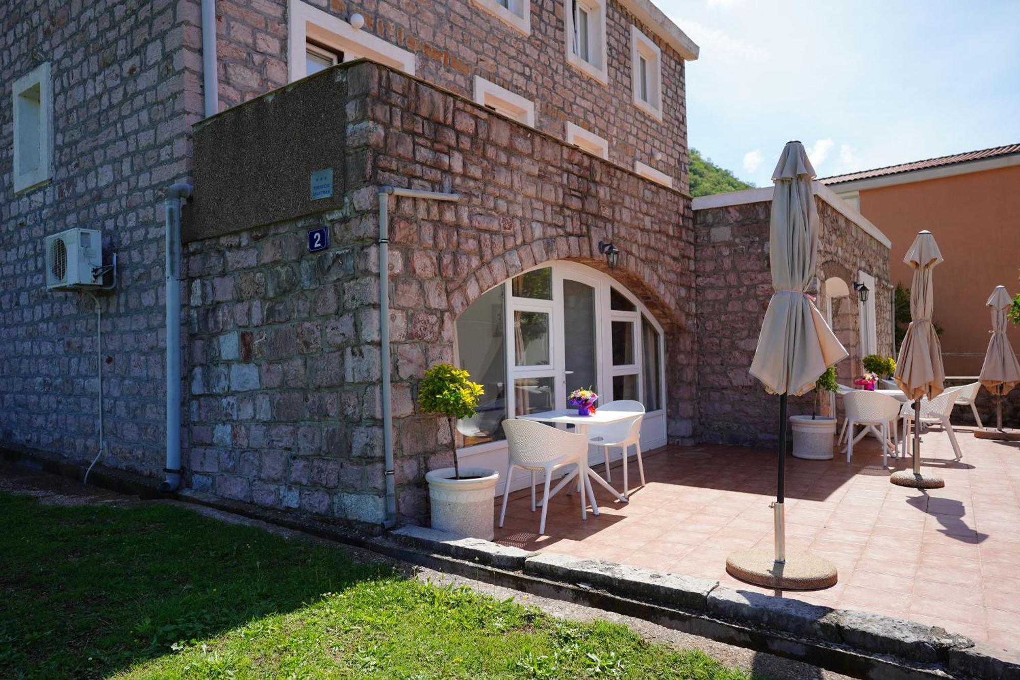 Apartments Pavlovic Petrovac 外观 照片